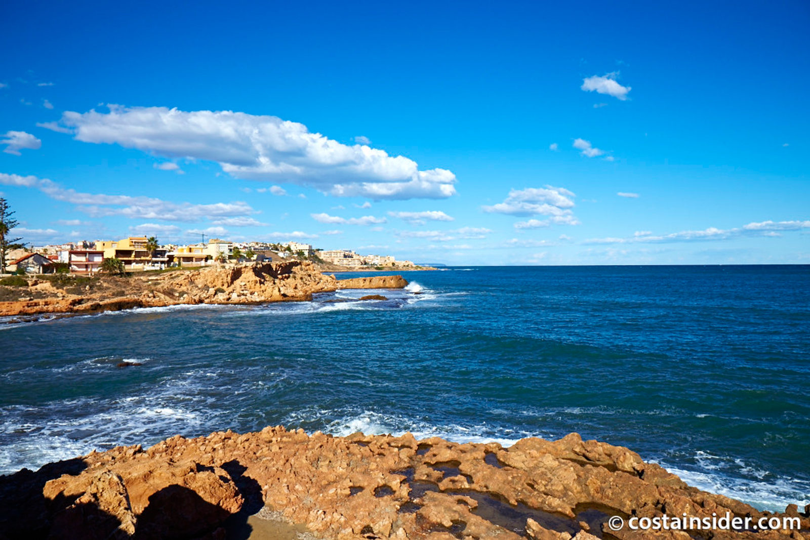 Costa de Torrevieja con el mar Mediterráneo